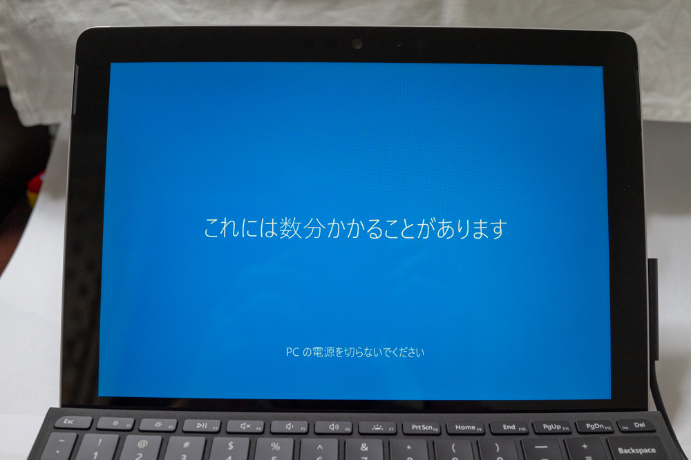 Surface Goのディスプレイ